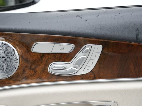 Used 2019 Mercedes-Benz E 300 4MATIC image 35