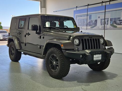 Used 2017 Jeep Wrangler Unlimited Sahara AWD/4WD image 2