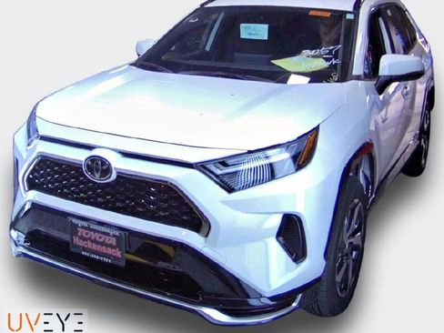 New 2025 Toyota RAV4 SE image 10