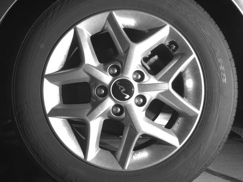 Used 2025 Kia Soul LX w/ LX Technology Package FWD image 14