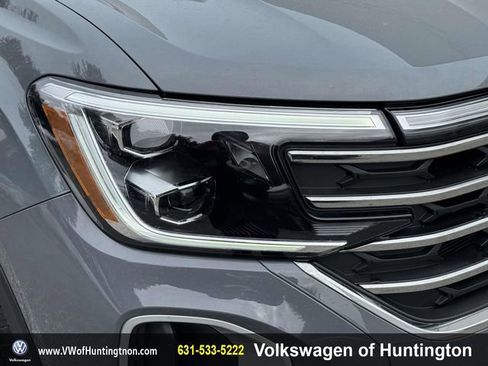 Certified 2025 Volkswagen Atlas SE image 8