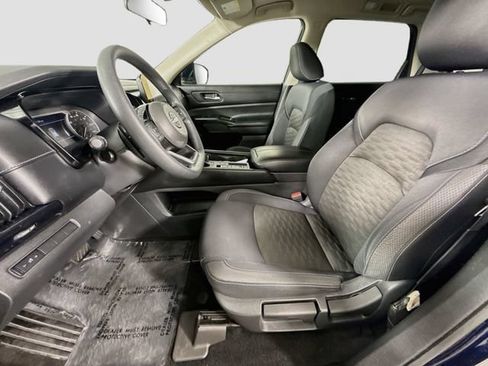 Used 2022 Nissan Pathfinder S FWD image 19