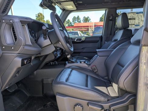 New 2025 Ford Bronco Badlands image 13