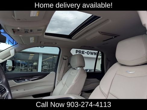 Used 2018 Cadillac Escalade Luxury AWD/4WD image 25