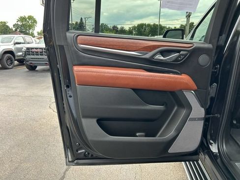 Used 2024 GMC Yukon XL Denali Ultimate w/ LPO, Floor Liner Package AWD/4WD image 24