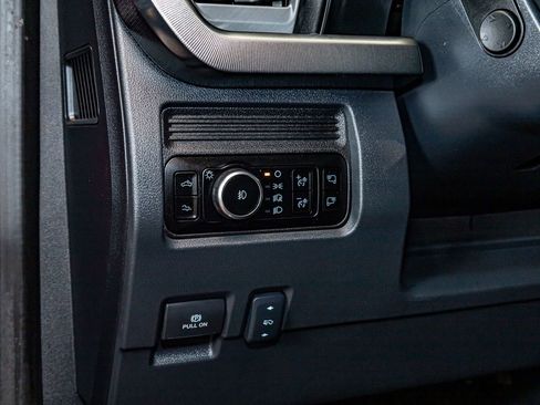 Used 2025 Ford F250 Platinum image 21