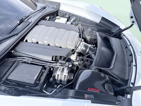 Used 2017 Chevrolet Corvette Stingray Coupe w/ Carbon Flash Badge Package image 18