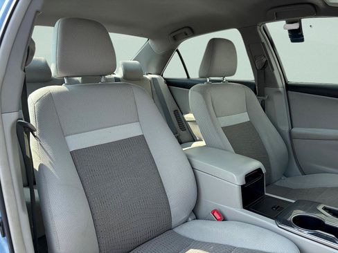 Used 2012 Toyota Camry XLE FWD image 30