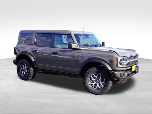 Certified 2025 Ford Bronco Badlands AWD/4WD image 2