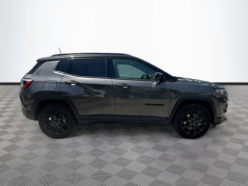 Used 2023 Jeep Compass Latitude w/ Sun and Sound Group AWD/4WD image 8