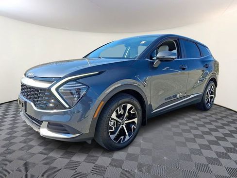 Used 2025 Kia Sportage EX image 3