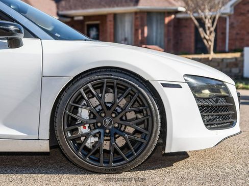 Used 2015 Audi R8 V8 w/ Full Leather Package image 11