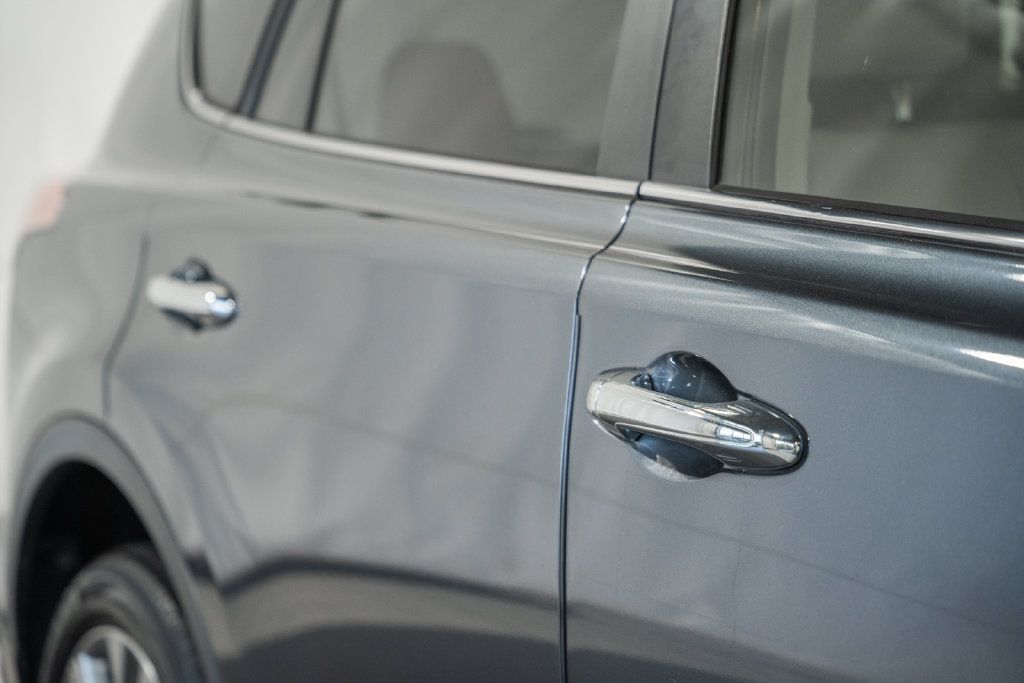 Used 2018 Toyota RAV4 Limited AWD/4WD image 14