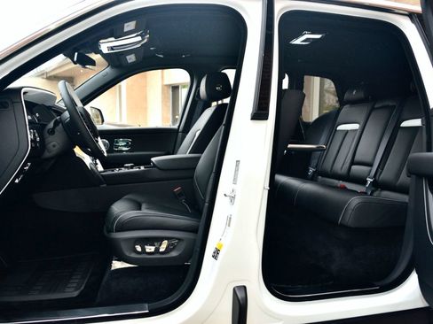Certified 2023 Rolls-Royce Cullinan w/ Technology Package AWD/4WD image 23