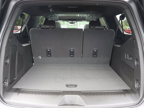 New 2025 Chevrolet Suburban LT w/ Advanced Technology Package image 25