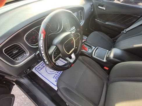 Used 2016 Dodge Charger SXT image 12