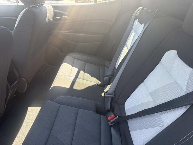 Used 2024 Chevrolet Trax RS w/ Sunroof Package FWD image 18