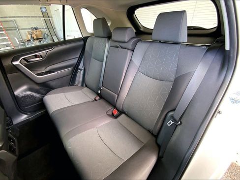 Used 2024 Toyota RAV4 XLE w/ Convenience Package FWD image 22