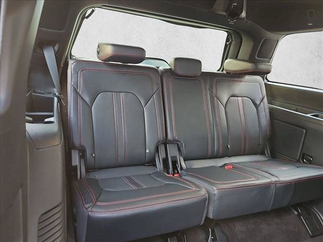 Used 2023 Ford Expedition Limited AWD/4WD image 15