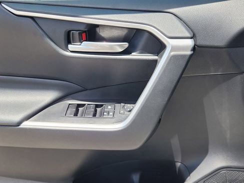 Used 2019 Toyota RAV4 XLE FWD image 24