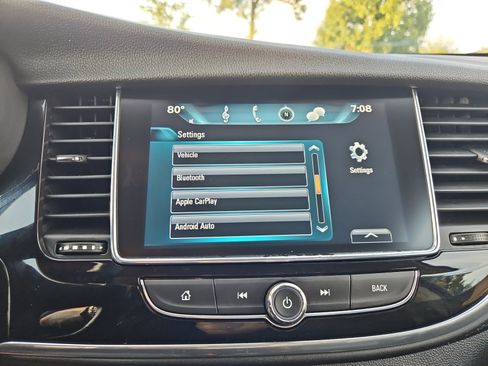 Used 2020 Buick Encore Essence FWD image 17