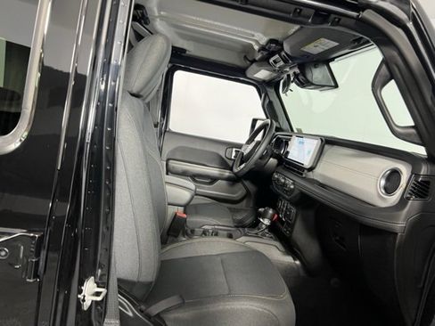 Certified 2024 Jeep Wrangler Sahara image 31