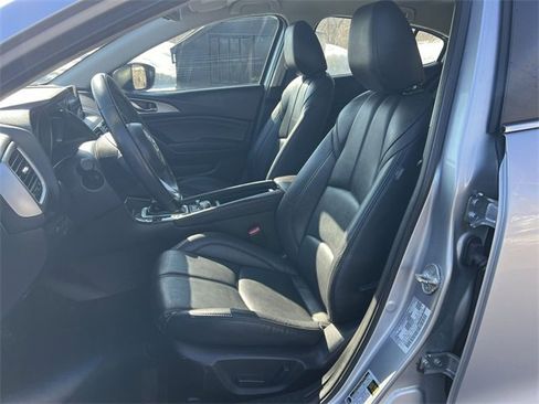 Used 2018 MAZDA MAZDA3 Touring image 15