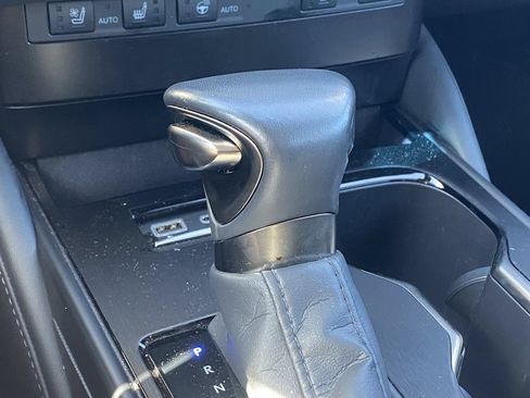 Used 2024 Lexus ES 350 w/ Premium Package FWD image 13