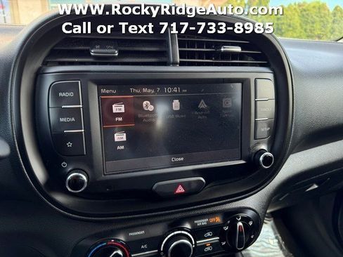 Used 2025 Kia Soul LX w/ LX Technology Package FWD image 25