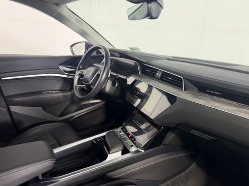 Used 2024 Audi Q8 e-tron Premium Plus w/ Premium Plus Package AWD/4WD image 30