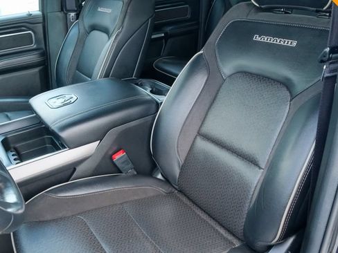 Used 2023 RAM 1500 Laramie AWD/4WD image 15