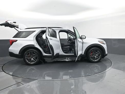 New 2026 Ford Explorer ST-Line w/ ST-Line Street Pack image 31