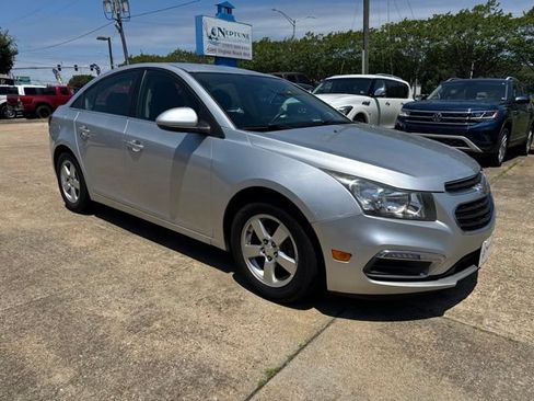 Used 2016 Chevrolet Cruze LT FWD image 3
