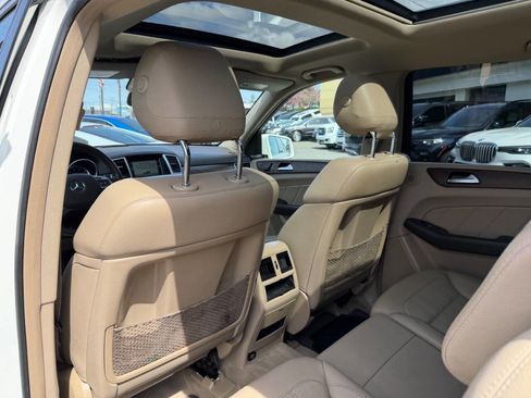 Used 2016 Mercedes-Benz GL 450 4MATIC w/ Premium I Package image 33