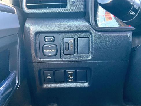 Used 2017 Toyota 4Runner SR5 AWD/4WD image 34