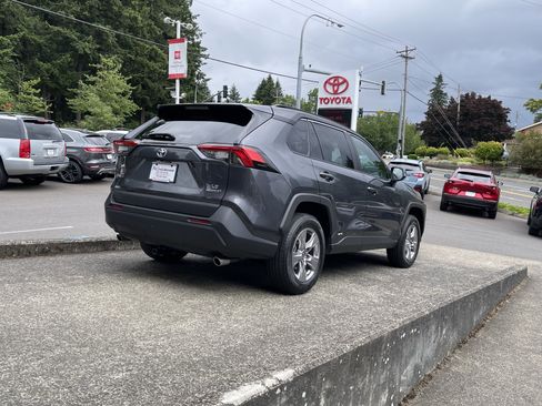 Certified 2024 Toyota RAV4 LE AWD/4WD image 8