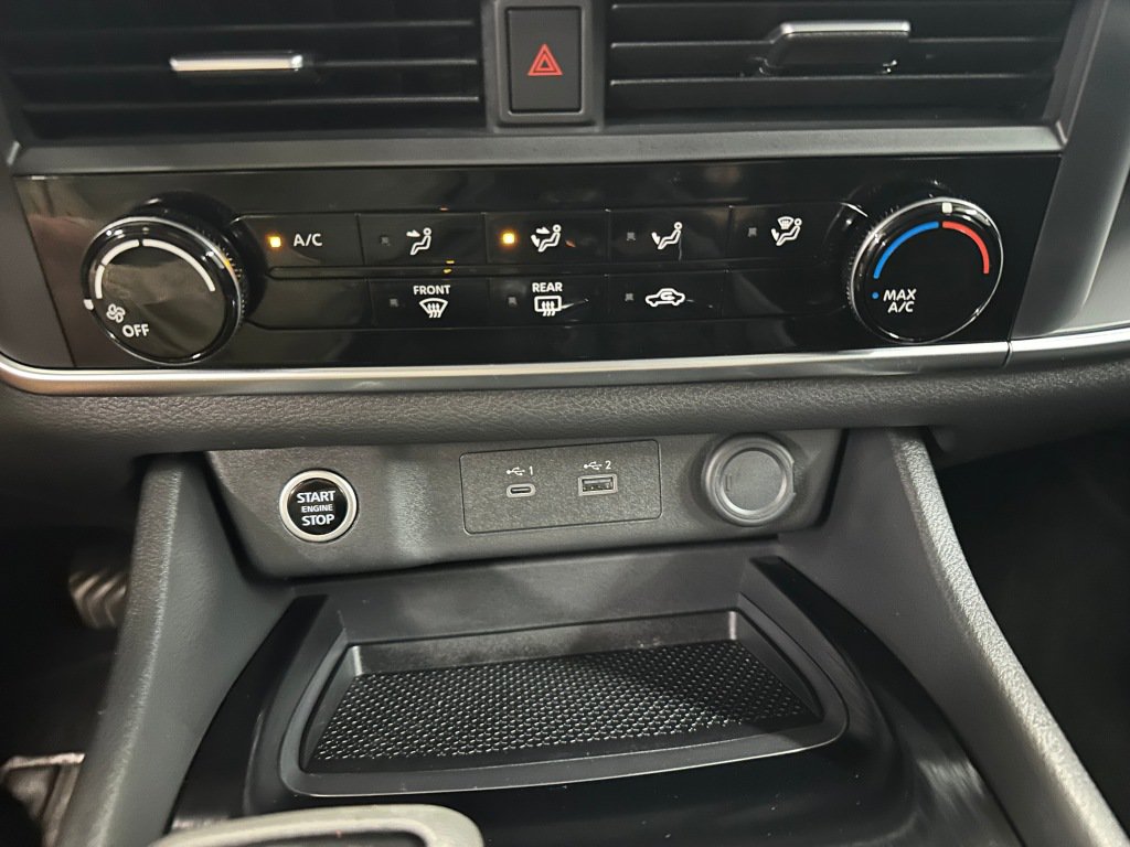 Used 2023 Nissan Rogue S AWD/4WD image 13