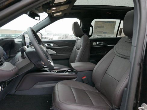 New 2026 Ford Explorer Platinum w/ LUX Leather Package AWD/4WD image 15