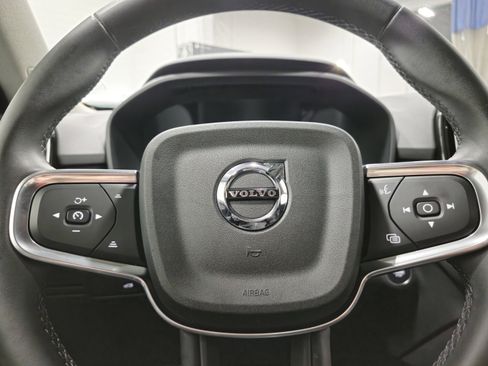 Used 2024 Volvo XC40 B5 Core image 30