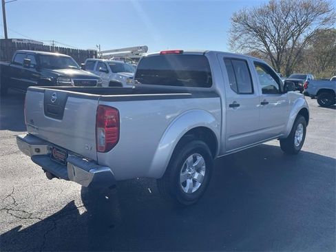 Used 2012 Nissan Frontier SV image 4