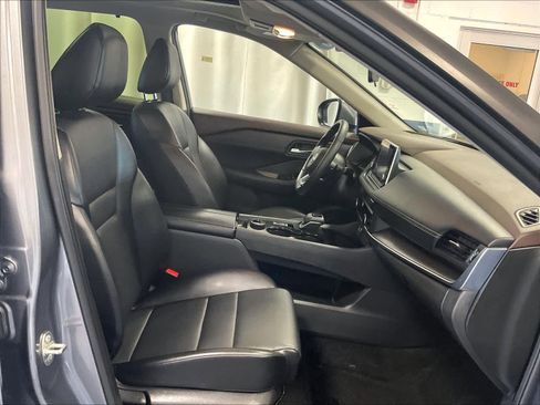 Certified 2023 Nissan Rogue SV w/ SV Premium B Package image 11