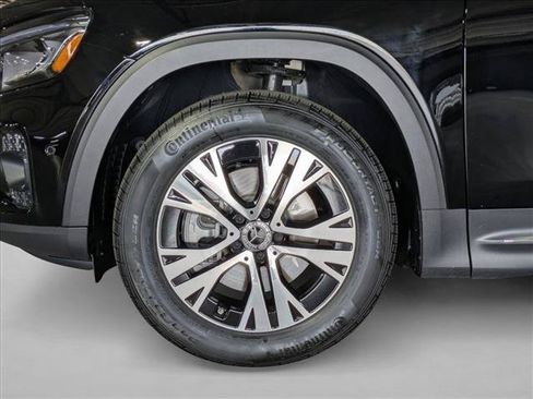 Used 2025 Mercedes-Benz GLB 250 image 25