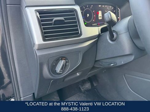 Used 2022 Volkswagen Atlas Cross Sport SE w/ Panoramic Sunroof Package image 32