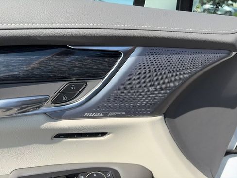 Used 2023 Cadillac XT6 Premium Luxury FWD image 11