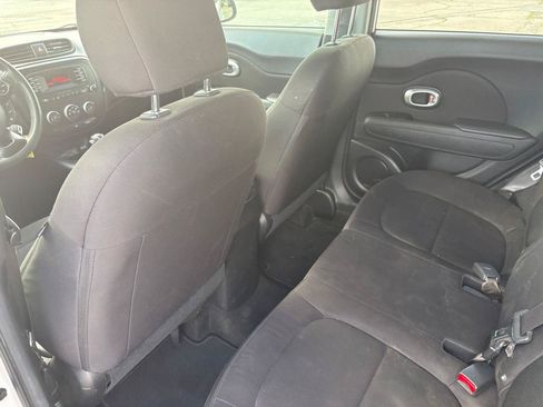 Used 2016 Kia Soul FWD image 8