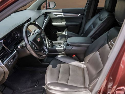 Used 2022 Cadillac XT6 Luxury FWD image 9