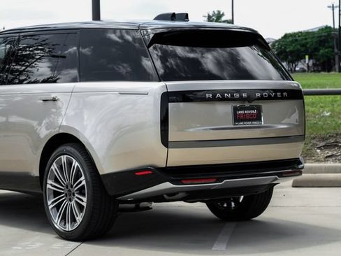 New 2026 Land Rover Range Rover Long Wheelbase SE AWD/4WD image 15