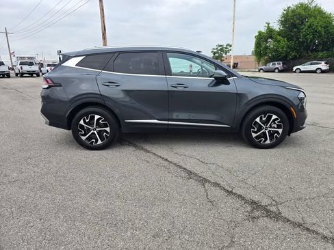 Used 2024 Kia Sportage EX AWD/4WD image 2