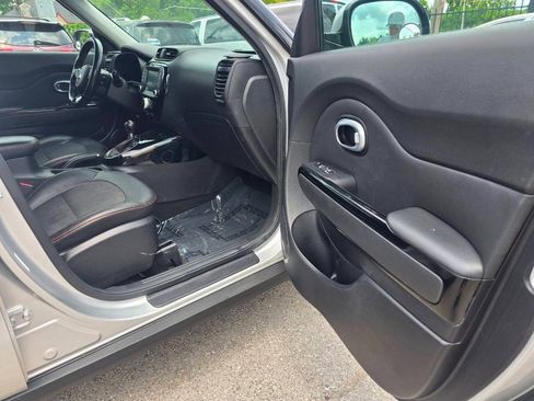 Used 2018 Kia Soul ! w/ Tech Package FWD image 18