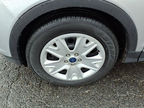 Used 2015 Ford Escape S image 9